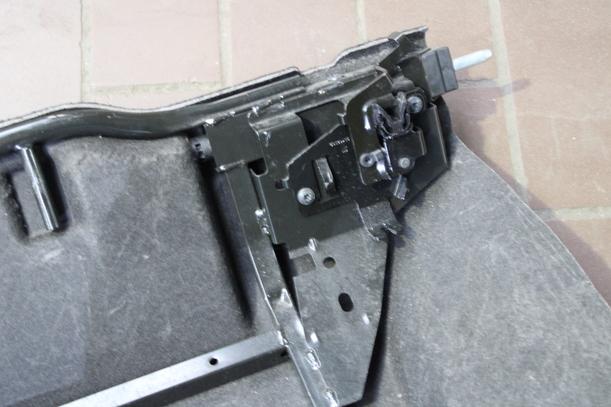 Foto: VERDECKWAND / TRENNWAND eines Opel Tigra Twin Top 1.4