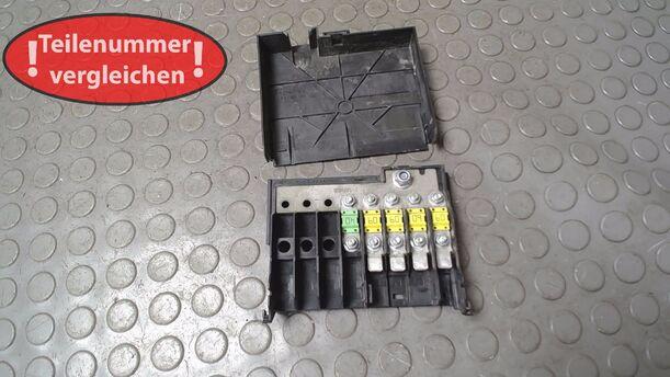Foto: SICHERUNGSKASTEN BATTERIE eines Ford Fiesta 1.3