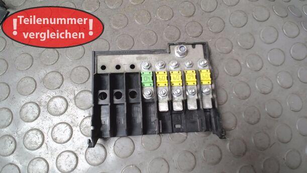 Foto: SICHERUNGSKASTEN BATTERIE eines Ford Fiesta 1.3