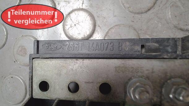 Foto: SICHERUNGSKASTEN BATTERIE eines Ford Fiesta 1.3