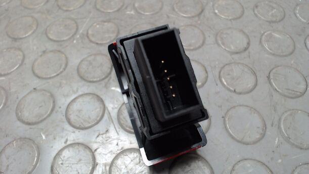 Foto: SCHALTER WARNBLINKER eines Opel Tigra Twin Top 1.4