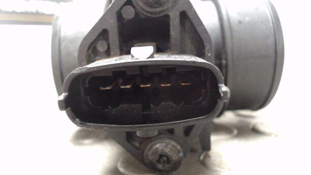 Foto: LUFTMASSENMESSER eines Opel Tigra Twin Top 1.4 GLXi
