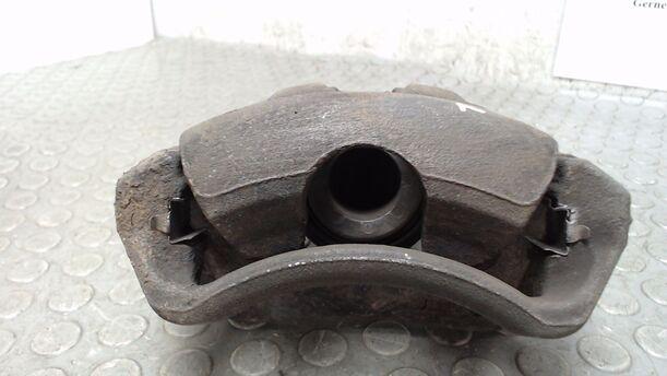 Foto: BREMSSATTEL VORN LINKS eines Opel Tigra Twin Top 1.4 GLXi