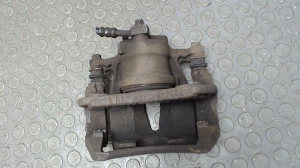 Foto: BREMSSATTEL VORN LINKS eines Opel Tigra Twin Top 1.4 GLXi