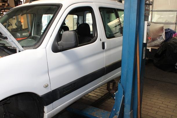 Foto: TÜR VORN LINKS eines Citroen Berlingo 1.6 HDI GLXi