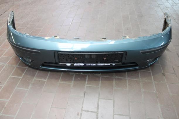 Foto: STOSSFÄNGER / STOßSTANGE VORN eines Ford Focus TDCi GLXi