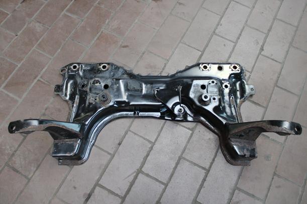 Foto: VORDERACHSTRÄGER / ACHSE VORN eines Ford Focus TDCi GLXi