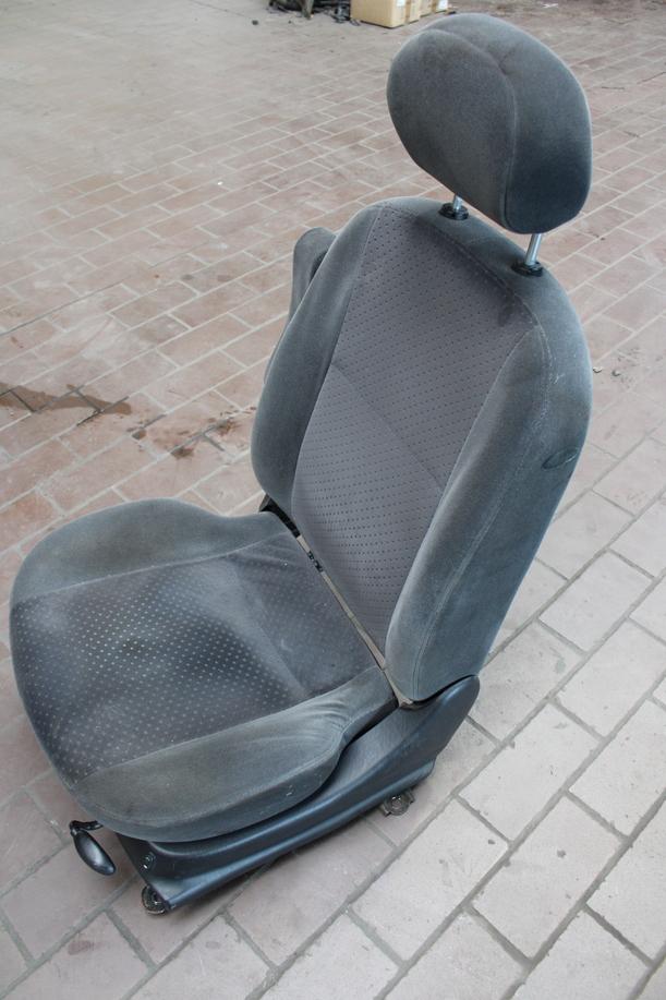 Foto: SITZ VORN LINKS / FAHRERSITZ ( 4/5 TÜRER ) eines Ford Focus TDCi GLXi