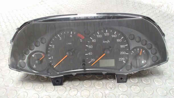 Foto: TACHOEINHEIT / KOMBIINSTRUMENT eines Ford Focus TDCi GLXi