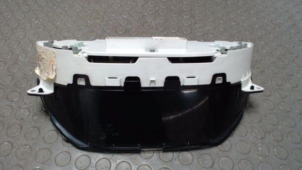 Foto: TACHOEINHEIT / KOMBIINSTRUMENT eines Ford Focus TDCi GLXi