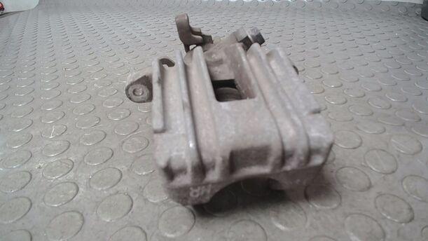 Foto: BREMSSATTEL HINTEN RECHTS ( ZUBEHÖR ) eines VW Polo 1.8 GLXi