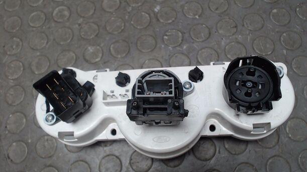 Foto: HEIZUNGSBETÄTIGUNG eines Ford Focus TDCi GLXi