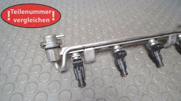 Foto: VERTEILERROHR/ EINSPRITZDÜSEN eines VW Polo 1.8 GLXi