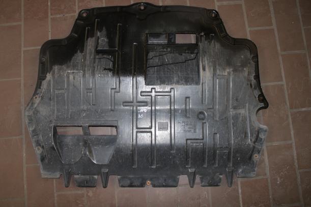 Foto: MOTORSCHUTZBLECH eines VW Passat Variant 2.0 TDI CL