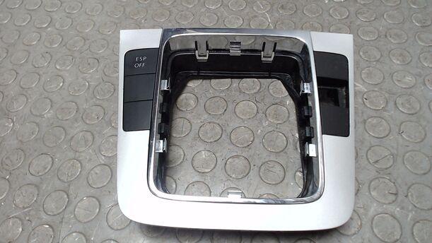 Foto: ZIERBLENDE SCHALTKNAUF eines VW Passat Variant 2.0 TDI CL