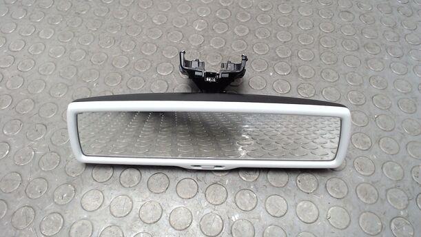 Foto: INNENSPIEGEL ( AUTOMATISCH ABBLENDEN ) eines VW Passat Variant 2.0 TDI CL