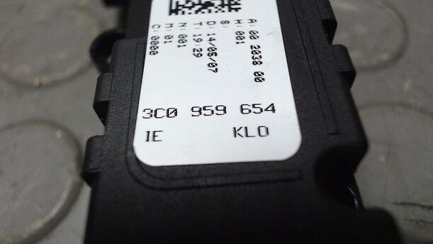 Foto: LENKWINKELSENSOR eines VW Passat Variant 2.0 TDI Fun