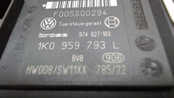 Foto: FENSTERHEBERMOTOR VORN LINKS eines VW Passat Variant 2.0 TDI Fun