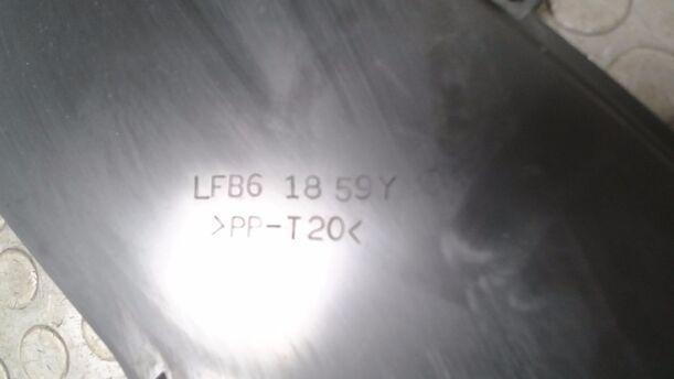 Foto: LUFTFÜHRUNG BATTERIEKASTEN eines Mazda 5 1.8 Fun