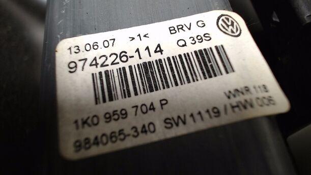 Foto: FENSTERHEBER HINTEN RECHTS eines VW Passat Variant 2.0 TDI Fun