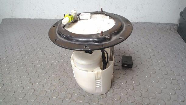 Foto: KRAFTSTOFFPUMPE eines Mazda 5 1.8 Fun