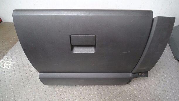 Foto: HANDSCHUHFACH eines Mazda 5 1.8 Fun