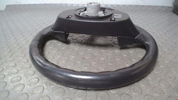 Foto: LEDERLENKRAD ( OHNE AIRBAG ) eines Mazda 5 1.8 Attraction