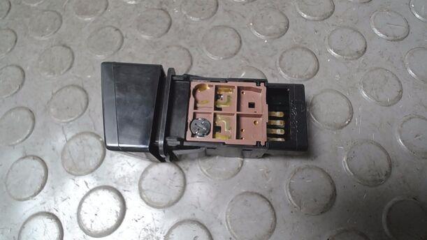 Foto: SCHALTER WARNBLINKANLAGE/ WARNBLINKSCHALTER eines Mazda 5 1.8 Attraction