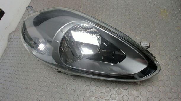 Foto: SCHEINWERFER RECHTS eines Fiat Punto Evo 1.2 8V Attraction