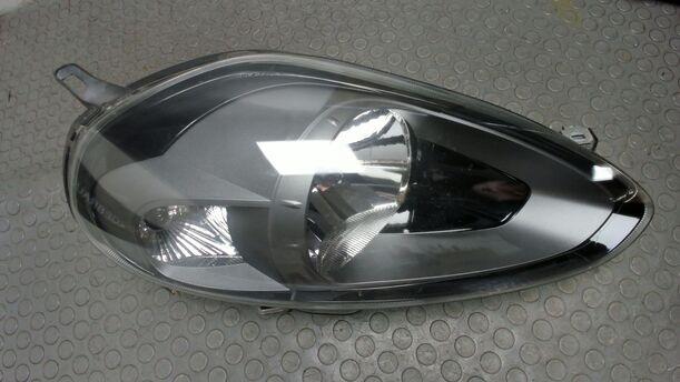 Foto: SCHEINWERFER RECHTS eines Fiat Punto Evo 1.2 8V Attraction