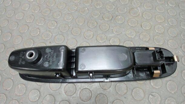 Foto: FENSTERHEBERSCHALTER eines Fiat Punto Evo 1.2 8V Attraction