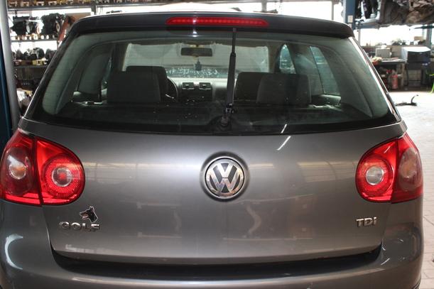 Foto: HECKKLAPPE/ HECKDECKEL eines VW Golf 1.9 TDI Attraction