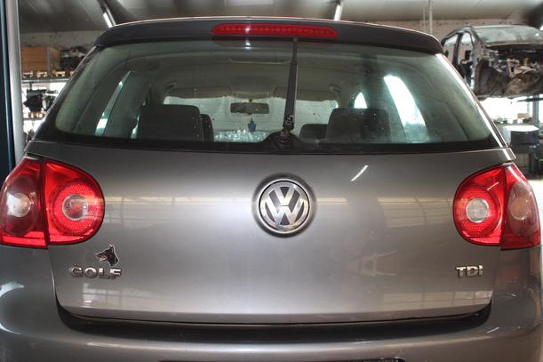 Foto: HECKKLAPPE/ HECKDECKEL eines VW Golf 1.9 TDI Attraction