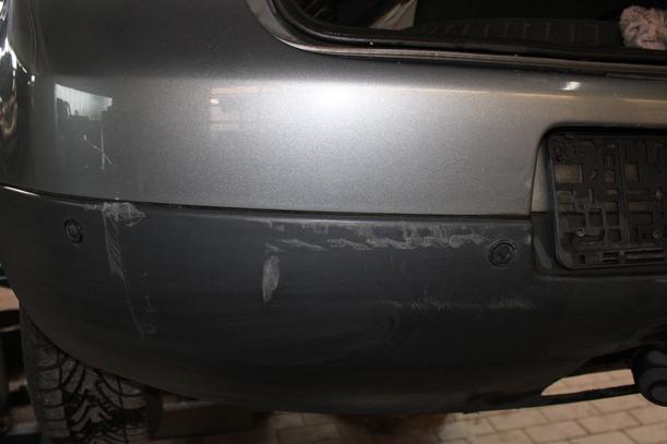 Foto: STOSSFÄNGER/ STOßSTANGE HINTEN ( LACKIERUNGSBEDÜRFTIG ) eines VW Golf 1.9 TDI Attraction