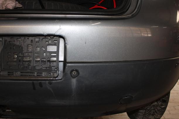 Foto: STOSSFÄNGER/ STOßSTANGE HINTEN ( LACKIERUNGSBEDÜRFTIG ) eines VW Golf 1.9 TDI Attraction