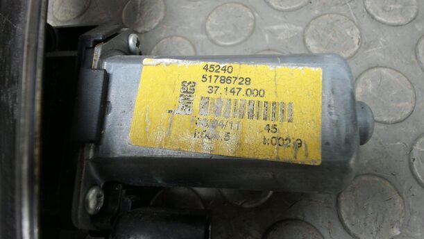 Foto: FENSTERHEBER VORN RECHTS ELEKTRISCH ( 2/3 TÜRER ) eines Fiat Punto Evo 1.2 8V Attraction