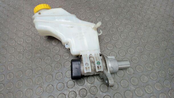 Foto: HAUPTBREMSZYLINDER eines Fiat Punto Evo 1.2 8V Attraction