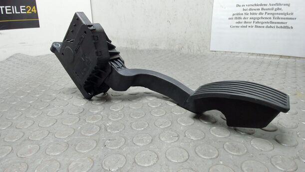 Foto: GASPEDAL ( BENZIN ) eines Fiat Punto Evo 1.2 8V Attraction