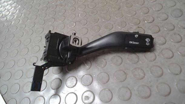 Foto: SCHEIBENWISCHERSCHALTER eines VW Golf 1.9 TDI Attraction