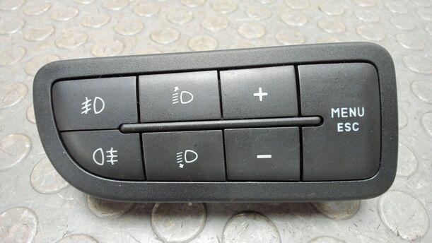Foto: SCHALTERLEISTE / NEBELLEUCHTENSCHALTER eines Fiat Punto Evo 1.2 8V Attraction