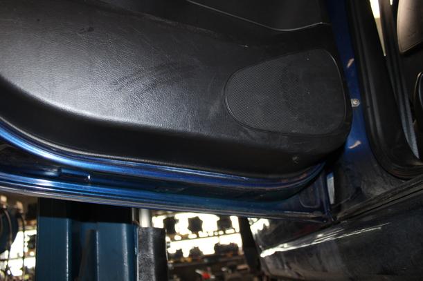 Foto: TÜR HINTEN LINKS eines Peugeot 307 110 Attraction