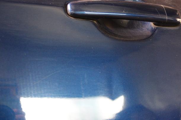 Foto: TÜR HINTEN LINKS eines Peugeot 307 110 Attraction