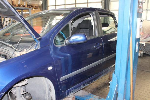 Foto: TÜR VORN LINKS eines Peugeot 307 110 Attraction