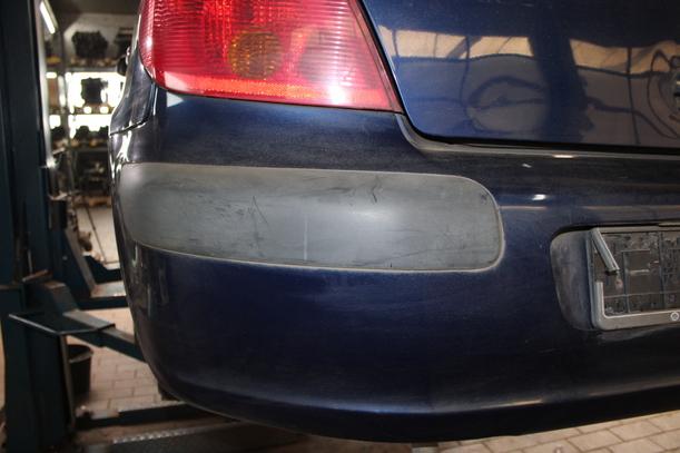Foto: STOSSFÄNGER HINTEN eines Peugeot 307 110 Attraction