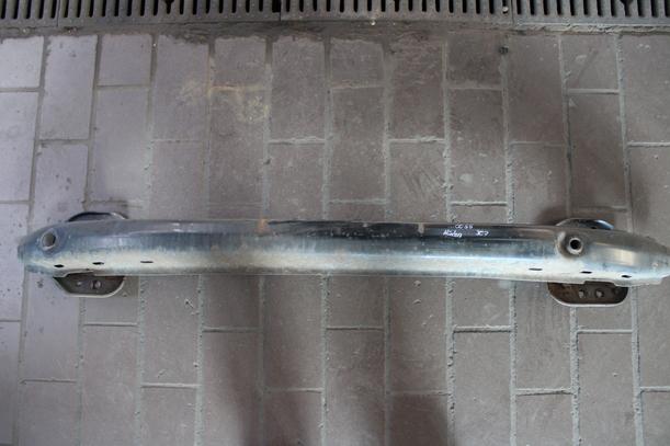 Foto: VERSTÄRKUNG HINTEN eines Peugeot 307 110 Attraction
