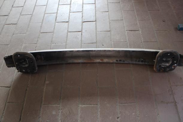 Foto: VERSTÄRKUNG HINTEN eines Peugeot 307 110 Attraction
