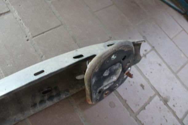 Foto: VERSTÄRKUNG HINTEN eines Peugeot 307 110 Attraction