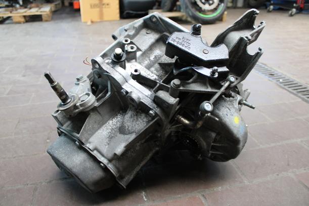 Foto: SCHALTGETRIEBE 5 GANG eines Peugeot 307 110 Attraction