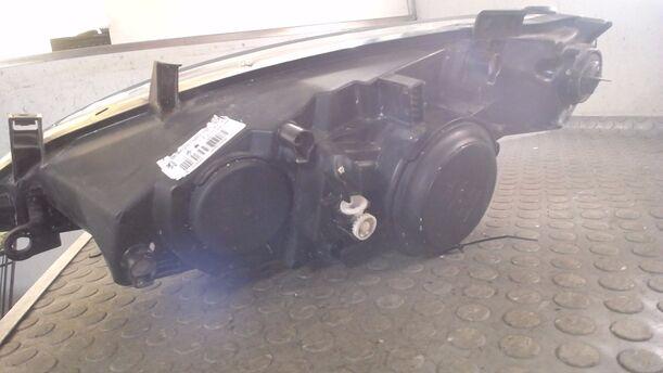 Foto: SCHEINWERFER RECHTS eines Peugeot 307 110 Attraction