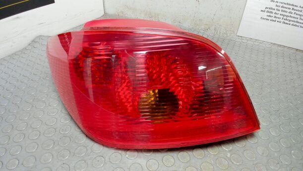 Foto: HECKLEUCHTE / RÜCKLICHT LINKS eines Peugeot 307 110 Attraction